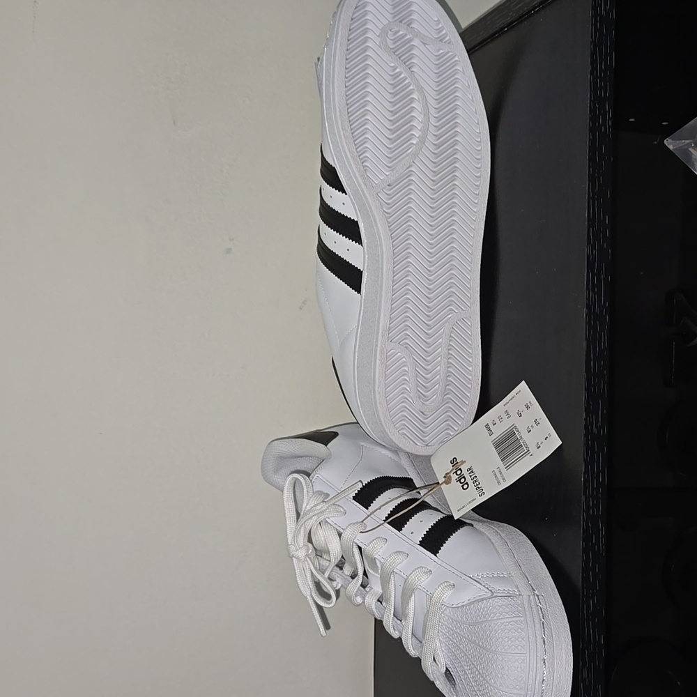 Adidas Superstar Classic White and Black Shoes. New, Free Shipping. Mens 9